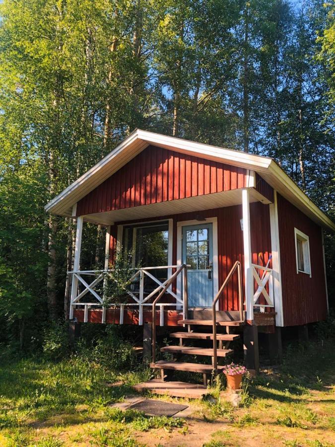 Pihlajamaeen Lomamoekit Vanhakyla Exterior foto